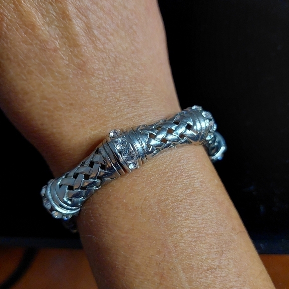 Silver Alloy with White Rhinestones Stretch Bracelet - Picture 3 of 5